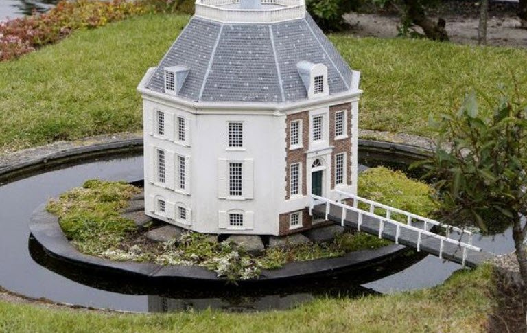 Kasteel Drakensteyn, Netherlands